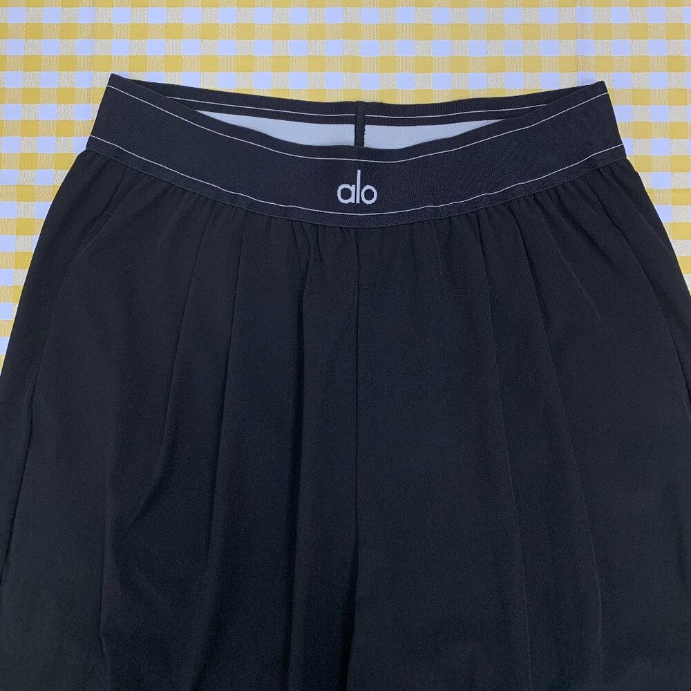 ALO Yoga Black Pants Brand New (Regular)🧍🏻♀️💓 - Picture 4 of 8